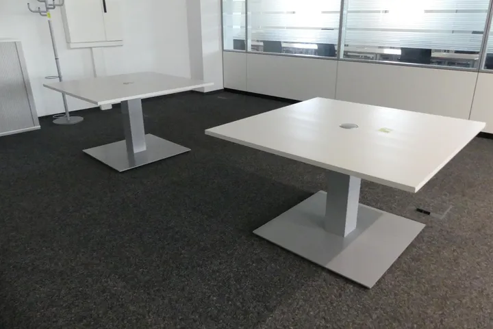 2x Tisch Maße in cm ca. 120 x 120